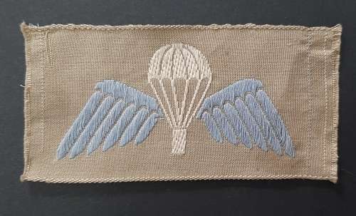 **1990s Australian Army Parachute Qualification Embroidered Insignia (Summer Dress)**