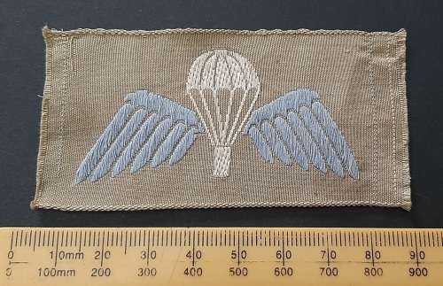 **1990s Australian Army Parachute Qualification Embroidered Insignia (Summer Dress)**