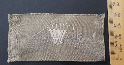 **1990s Australian Army Parachute Qualification Embroidered Insignia (Summer Dress)**