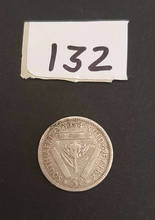 ** 1954 South Africa Silver 3 Pence Coin #132  ( F).**