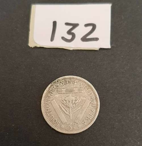 ** 1954 South Africa Silver 3 Pence Coin #132  ( F).**