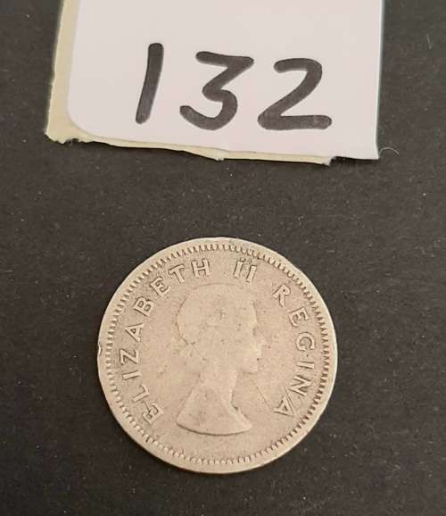 ** 1954 South Africa Silver 3 Pence Coin #132  ( F).**