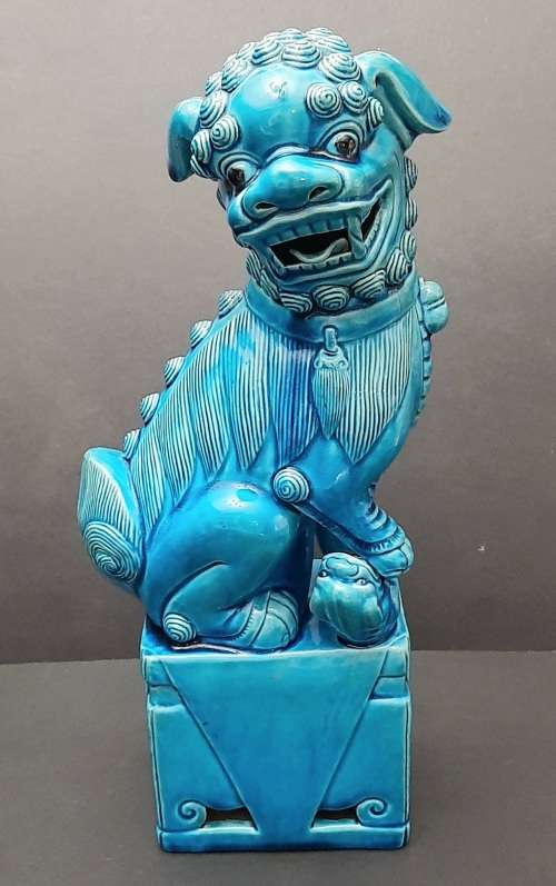 **EXQUISITE: 20th Century Chinese Porcelain Turquoise Blue Guardian Lion Statuette (38 cm).**