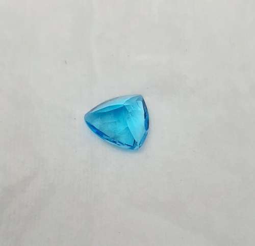 ** STUNNING: Swiss Blue Trillion Cut Topaz Semi-Precious Gem (4.35 ct ).**