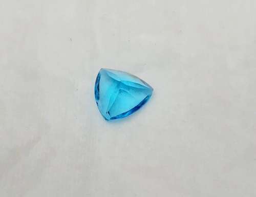 ** STUNNING: Swiss Blue Trillion Cut Topaz Semi-Precious Gem (4.35 ct ).**