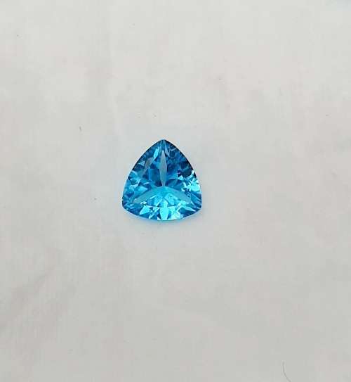 ** STUNNING: Swiss Blue Trillion Cut Topaz Semi-Precious Gem (4.35 ct ).**