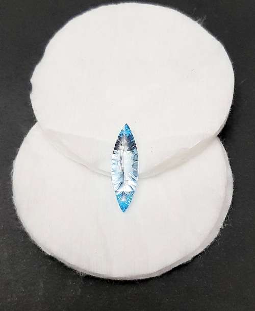 ** STUNNING: Swiss Blue Marquise Cut Topaz Semi-Precious Gem (5.7 ct ).**