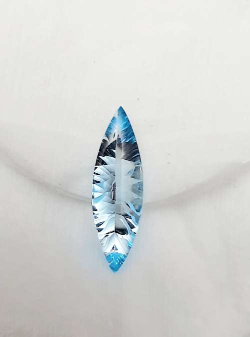 ** STUNNING: Swiss Blue Marquise Cut Topaz Semi-Precious Gem (5.7 ct ).**