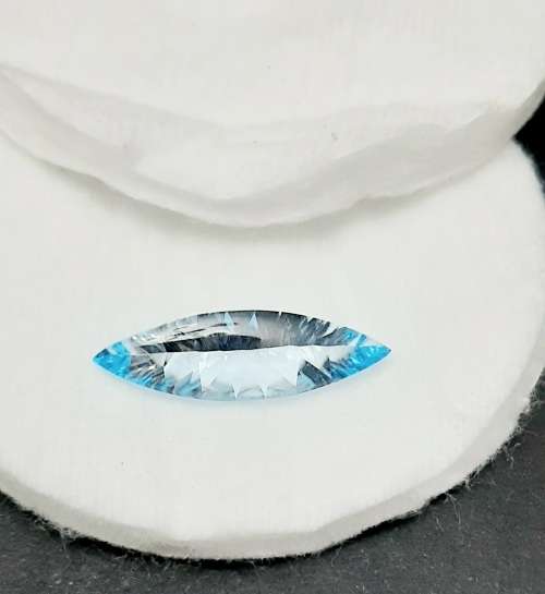 ** STUNNING: Swiss Blue Marquise Cut Topaz Semi-Precious Gem (5.7 ct ).**