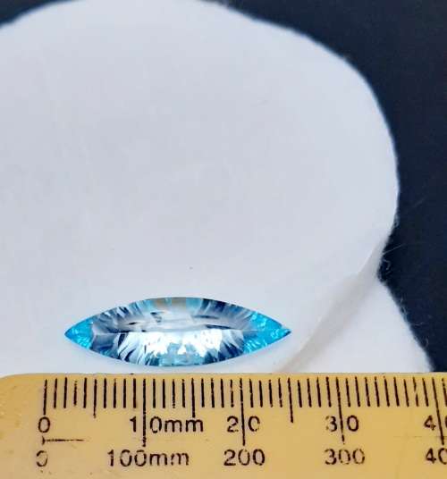 ** STUNNING: Swiss Blue Marquise Cut Topaz Semi-Precious Gem (5.7 ct ).**