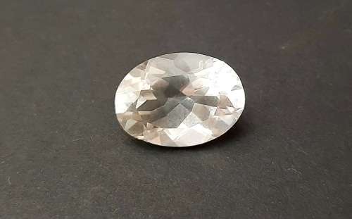 ** STUNNING: White Oval Cut Topaz Semi-Precious Gem  (12.4 ct ).**