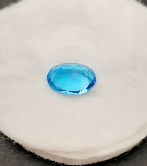 ** STUNNING: Swiss Blue Oval Cut Topaz Semi-Precious Gem (6.91 ct ).**