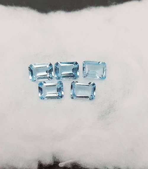 ** STUNNING: Blue Octagonal/ Emerald Cut Topaz Semi-Precious Gems x5  (5.56 ct ).**