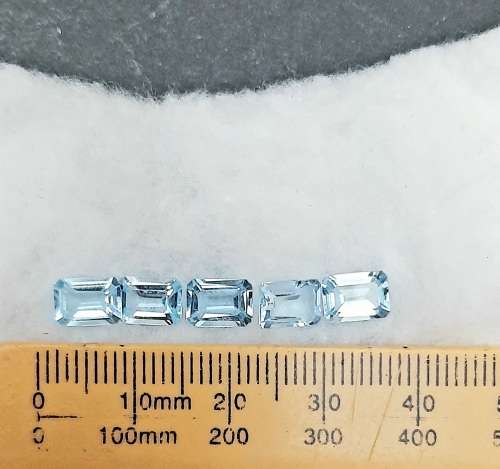 ** STUNNING: Blue Octagonal/ Emerald Cut Topaz Semi-Precious Gems x5  (5.56 ct ).**