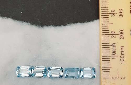 ** STUNNING: Blue Octagonal/ Emerald Cut Topaz Semi-Precious Gems x5  (5.56 ct ).**