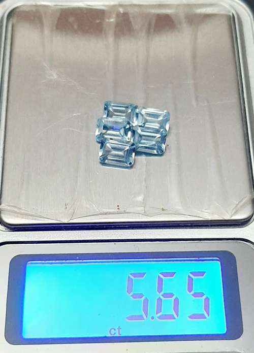 ** STUNNING: Blue Octagonal/ Emerald Cut Topaz Semi-Precious Gems x5  (5.56 ct ).**