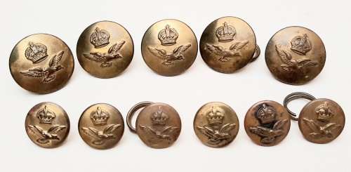 **WW2 :  Lot x 11 Royal Air Force (RAF) Brass Tunic Buttons ( Gaunt & Son ).**