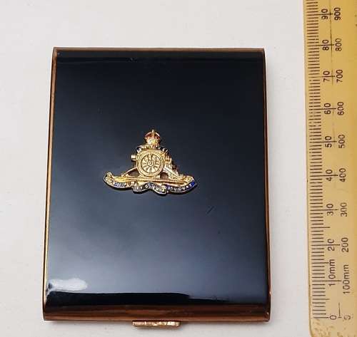 ** WW2 South African Field Artillery: Ladies` Enamel & Gold-Plated Rim Powder Compactum (7cmx8cm).**