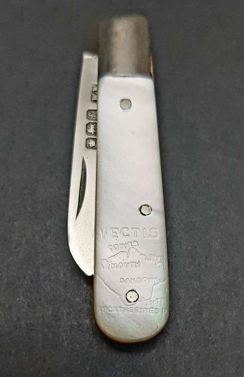 ** ELEGANT : .925 Silver & Mother of Pearl `Isle of Wight`  Fruit Knife (Sheffield, 1923).**