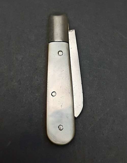 ** ELEGANT : .925 Silver & Mother of Pearl `Isle of Wight`  Fruit Knife (Sheffield, 1923).**