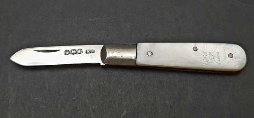 ** ELEGANT : .925 Silver & Mother of Pearl `Isle of Wight`  Fruit Knife (Sheffield, 1923).**
