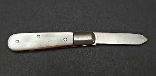 ** ELEGANT : .925 Silver & Mother of Pearl `Isle of Wight`  Fruit Knife (Sheffield, 1923).**