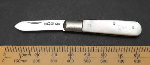 ** ELEGANT : .925 Silver & Mother of Pearl `Isle of Wight`  Fruit Knife (Sheffield, 1923).**