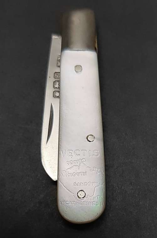 ** ELEGANT : .925 Silver & Mother of Pearl `Isle of Wight`  Fruit Knife (Sheffield, 1923).**