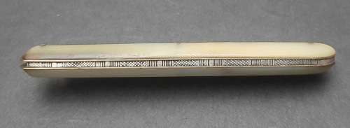 ** ELEGANT : .925 Silver & Mother of Pearl  Fruit Knife (Sheffield, 1870).**