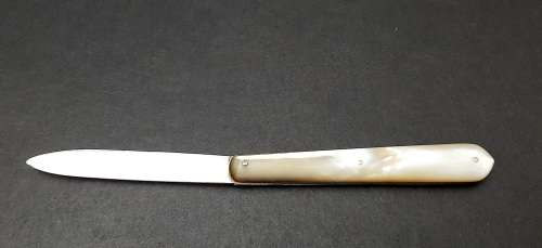 ** ELEGANT : .925 Silver & Mother of Pearl  Fruit Knife (Sheffield, 1870).**