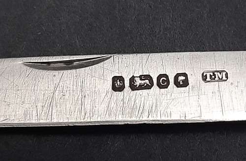** ELEGANT : .925 Silver & Mother of Pearl  Fruit Knife (Sheffield, 1870).**