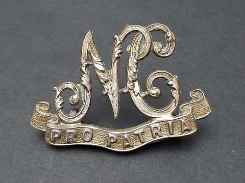 ** 1880 - 1890 Natal Carbineers Smasher Hat Badge (Crown Missing) [ Lugs Intact ].**