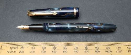 ** RARE:  Pair 14ct Gold Nib Conway-Stewart Fountain Pens w/ Oak Case (USED).**