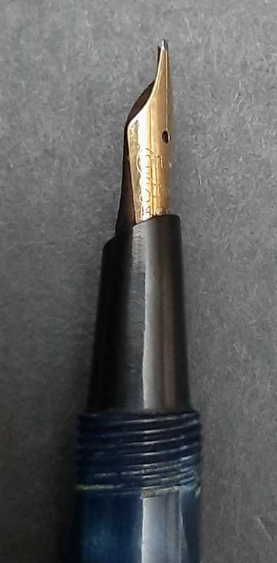 ** RARE:  Pair 14ct Gold Nib Conway-Stewart Fountain Pens w/ Oak Case (USED).**