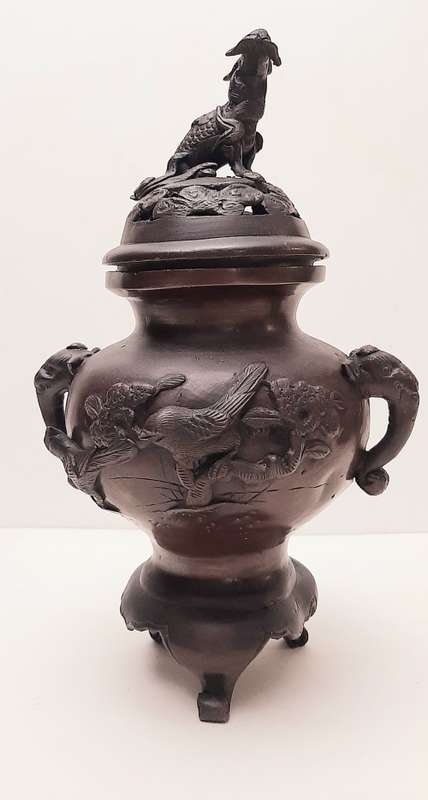 ** STUNNING: Mid-20th Century Chinese Bronze Censer w/ Qilin Finial (22,5 cm).**