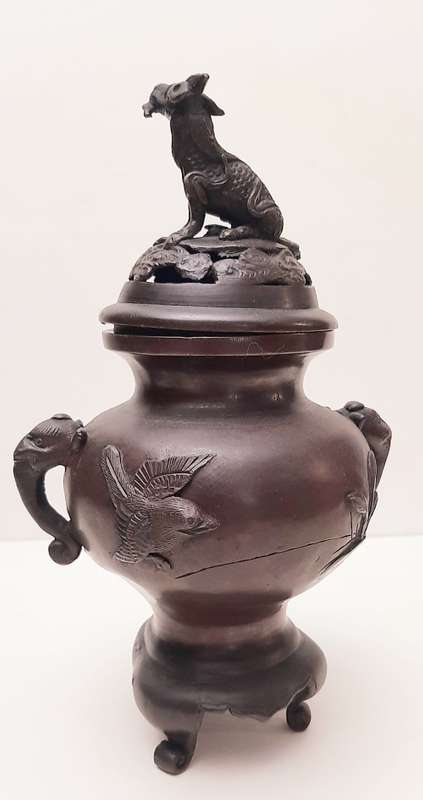 ** STUNNING: Mid-20th Century Chinese Bronze Censer w/ Qilin Finial (22,5 cm).**
