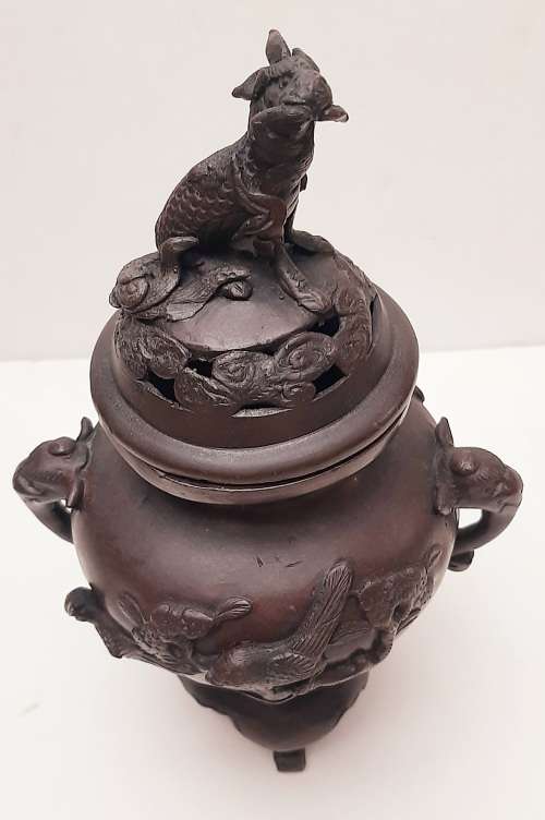 ** STUNNING: Mid-20th Century Chinese Bronze Censer w/ Qilin Finial (22,5 cm).**