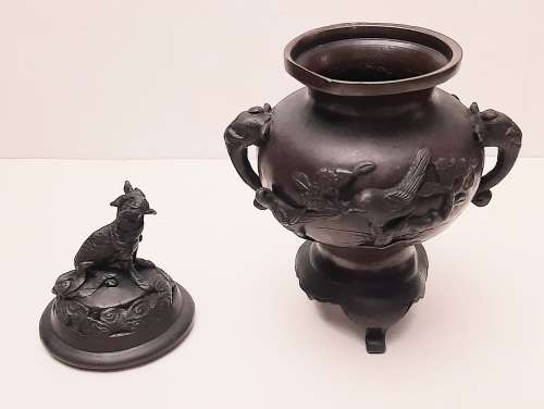 ** STUNNING: Mid-20th Century Chinese Bronze Censer w/ Qilin Finial (22,5 cm).**