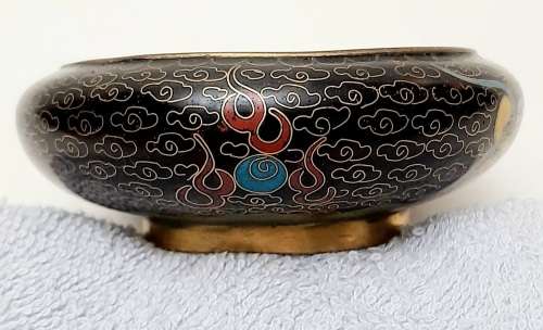 ** STUNNING: Pair Late 19th Century Chinese Cloisonne Enamel Vessels ( x2 ).**