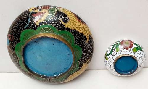 ** STUNNING: Pair Late 19th Century Chinese Cloisonne Enamel Vessels ( x2 ).**