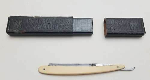 WW1 German Officer's Captured Cut-throat Razor with Box - Pretoria Regiment War Trophy