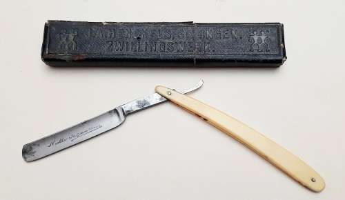 WW1 German Officer's Captured Cut-throat Razor with Box - Pretoria Regiment War Trophy