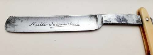 WW1 German Officer's Captured Cut-throat Razor with Box - Pretoria Regiment War Trophy