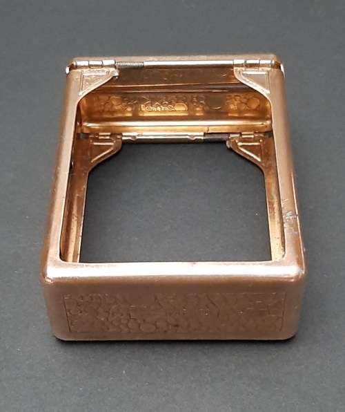** WW2  1940s Jemco ` Hold-a-Pak ` Spring Activated Cigarette Case (TESTED).**