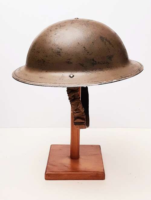 ** WW2 British Army MKII `Brodie` Steel Helmet w/ Liner & Chinstrap (1942).**