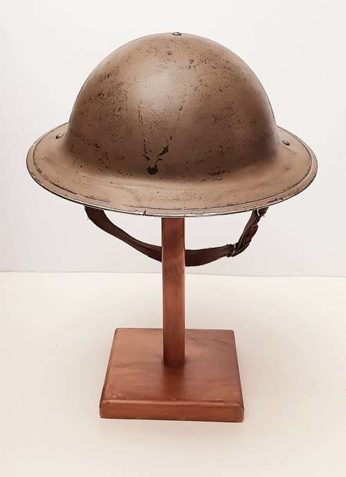 ** WW2 British Army MKII `Brodie` Steel Helmet w/ Liner & Chinstrap (1942).**