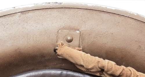 ** WW2 British Army MKII `Brodie` Steel Helmet w/ Liner & Chinstrap (1942).**