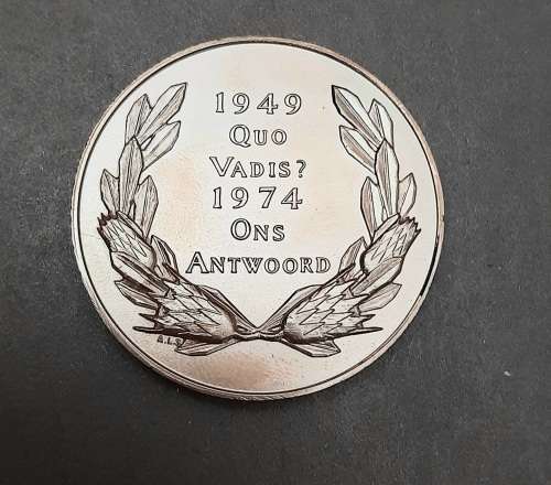 ** 1974 Voortrekker Monument 25th Anniv. Bronze Medallion w/ Case (EF).**