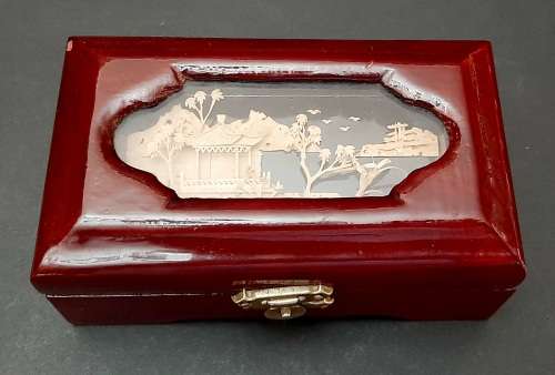 ** 20th Century Chinese Cork Diorama Scene Jewellery Box (15cm x 8cm).**