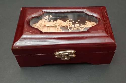 ** 20th Century Chinese Cork Diorama Scene Jewellery Box (15cm x 8cm).**
